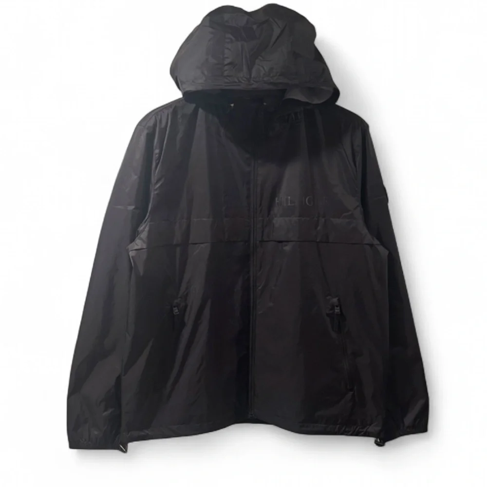 Tommy Hilfiger Black Hooded Rain Jacket/Windbreaker Size Men’s Large (NWT)